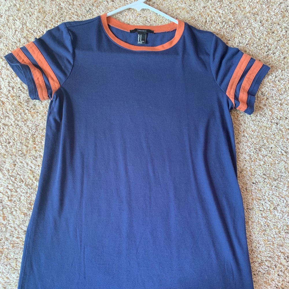 super cute f21 T-shirt dress. size medium.